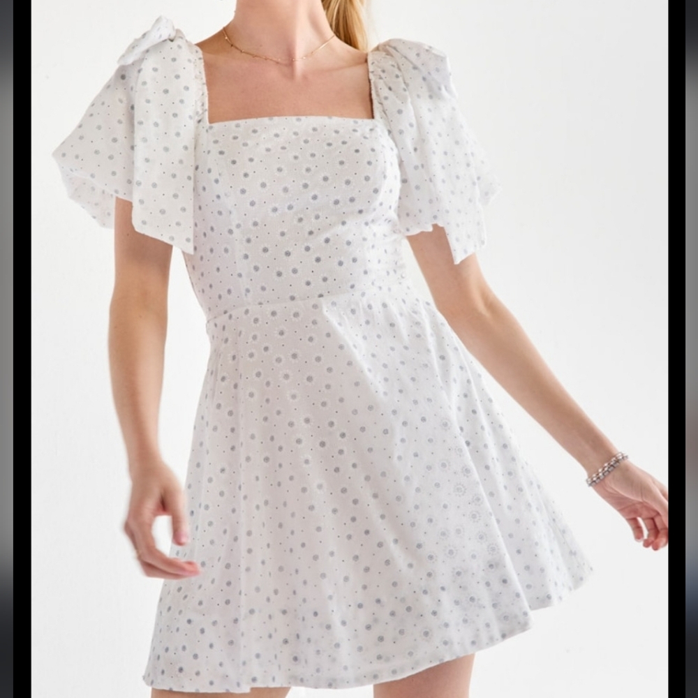 NEW Puff sleeve floral mini dress